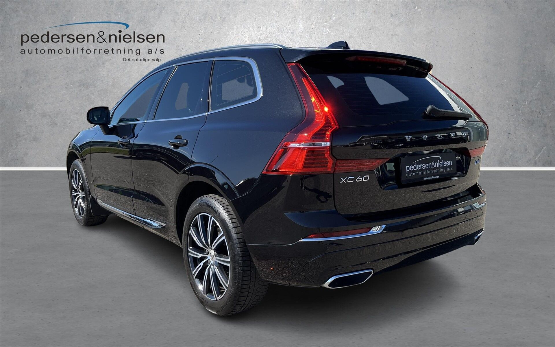 Sort Volvo XC60 fra 2020