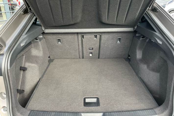 Beige Cupra Tavascan fra 2025