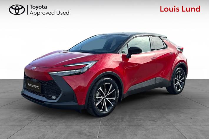 Rød Toyota C-HR fra 2024