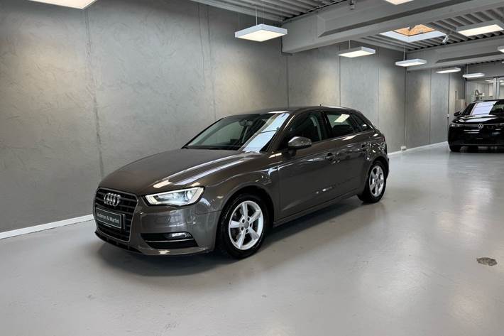 Grå Audi A3 fra 2016