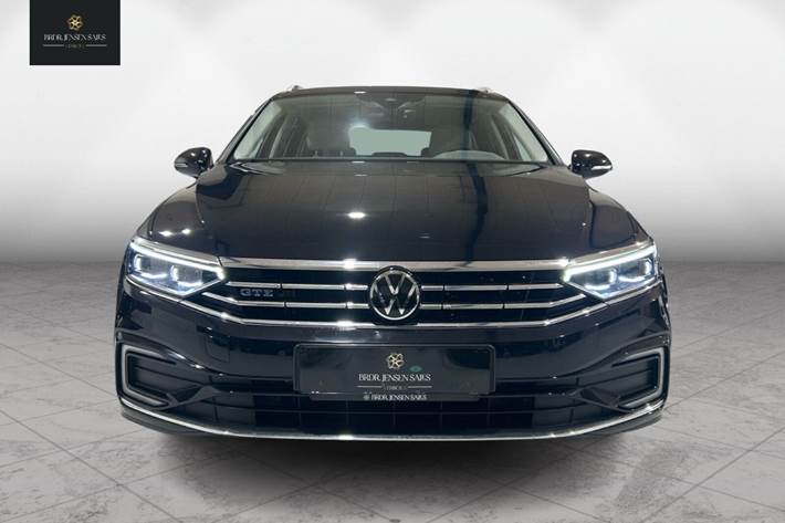 Sort VW Passat fra 2022