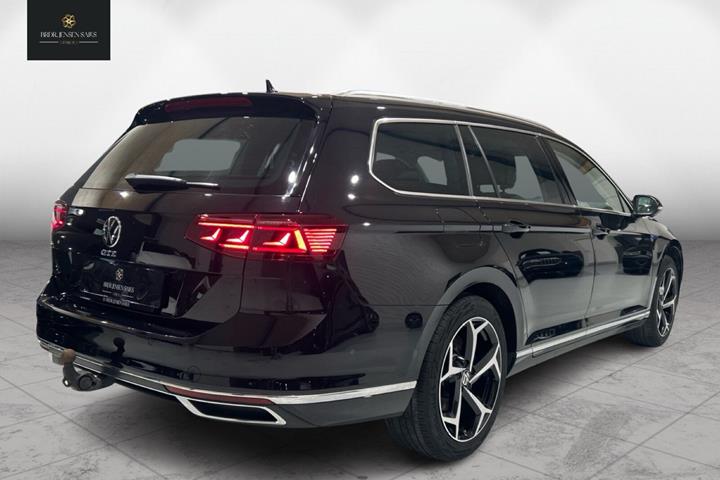 Sort VW Passat fra 2022