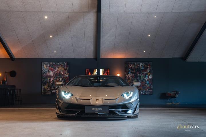 undefined Lamborghini Aventador fra 2021