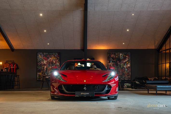 Rød Ferrari 812 GTS fra 2021