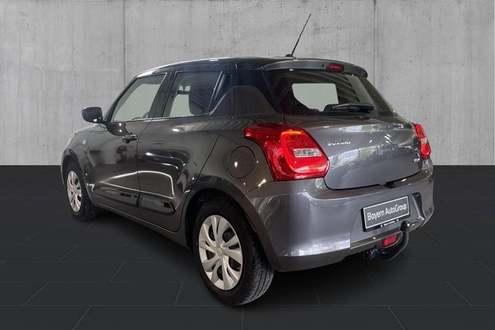 Grå Suzuki Swift fra 2021