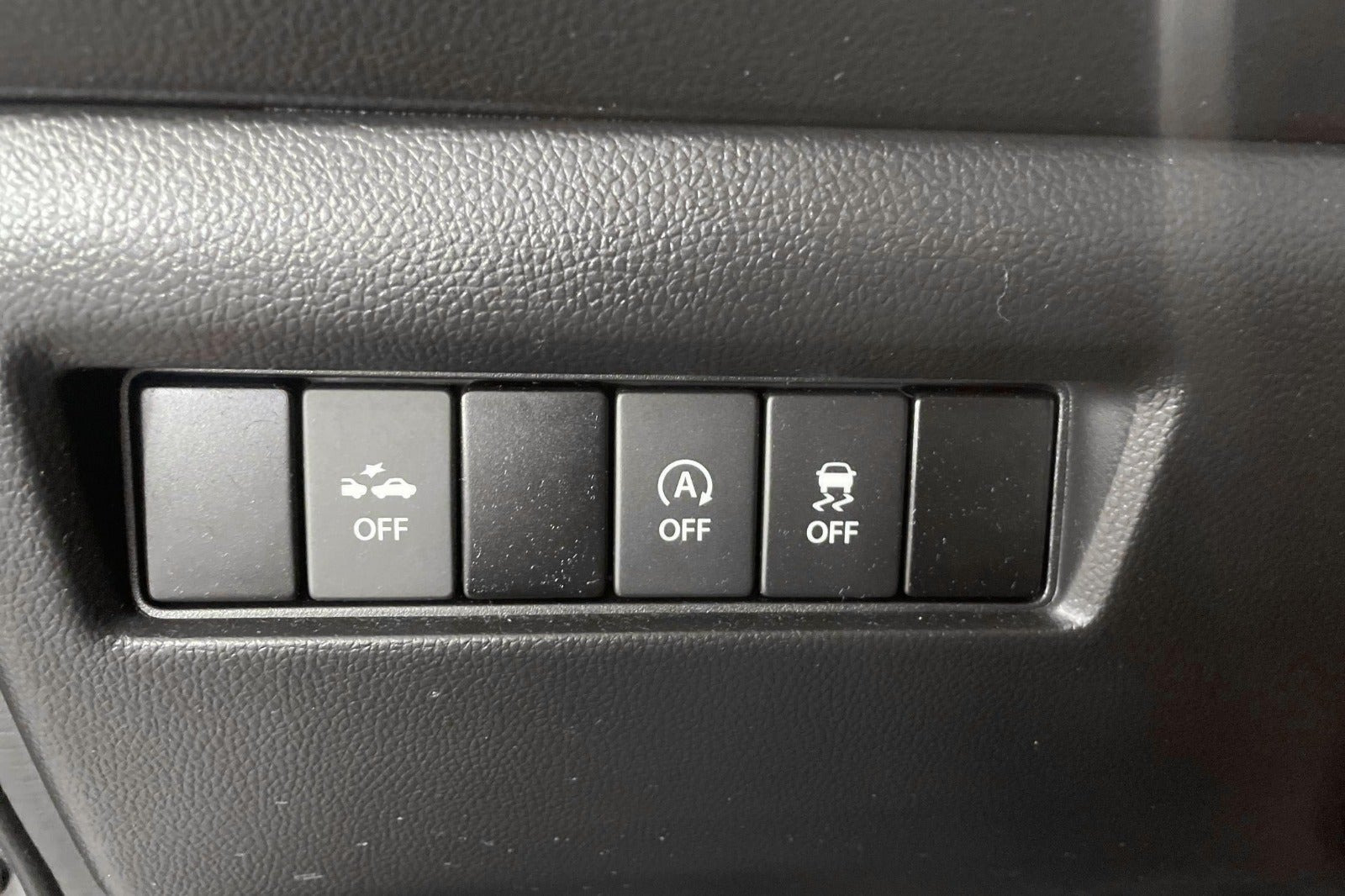 Grå Suzuki Swift fra 2021