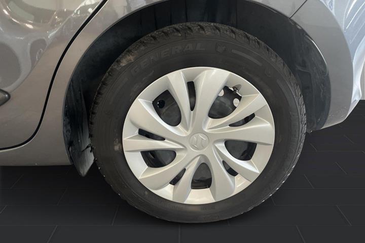 Grå Suzuki Swift fra 2021
