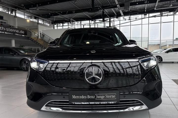 Sort Mercedes EQB250+ fra 2025