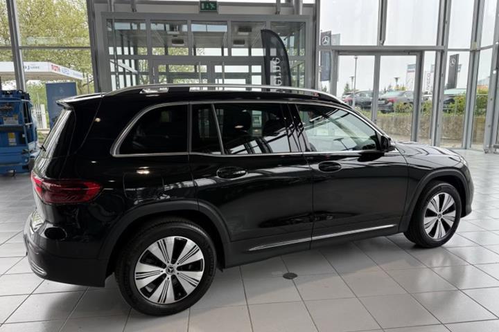 Sort Mercedes EQB250+ fra 2025