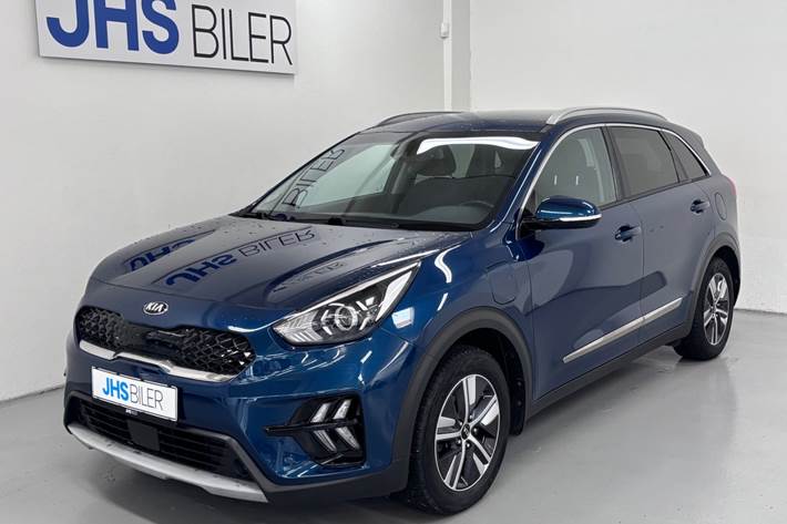 Blå Kia Niro fra 2020 set udefra