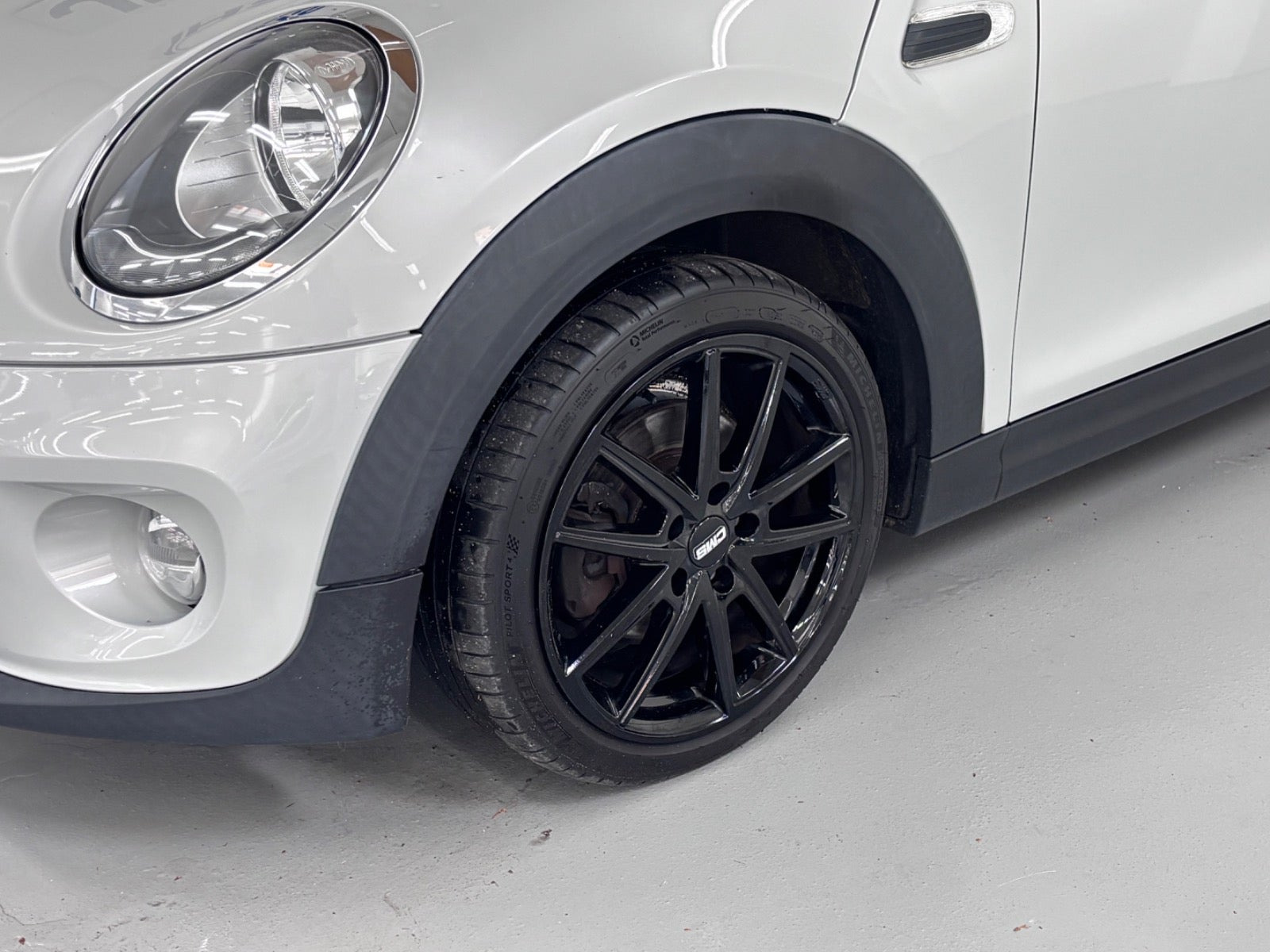 Sølv Mini Cooper fra 2014