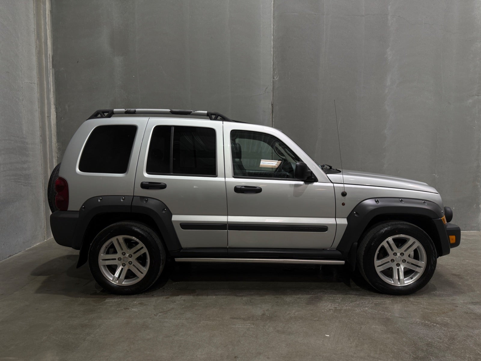 undefined Jeep Liberty fra 2007 set udefra