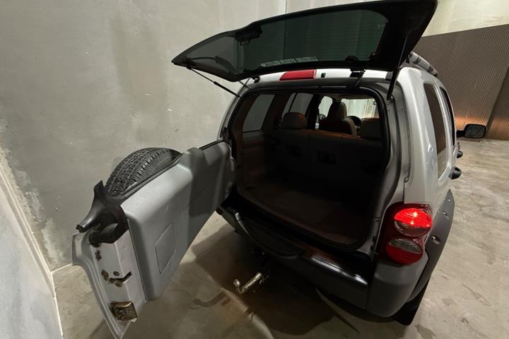 undefined Jeep Liberty fra 2007