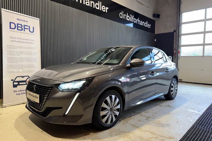 Grå Peugeot 208 fra 2021