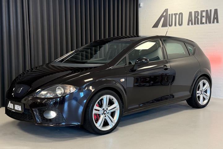 Sort Seat Leon fra 2008 set udefra
