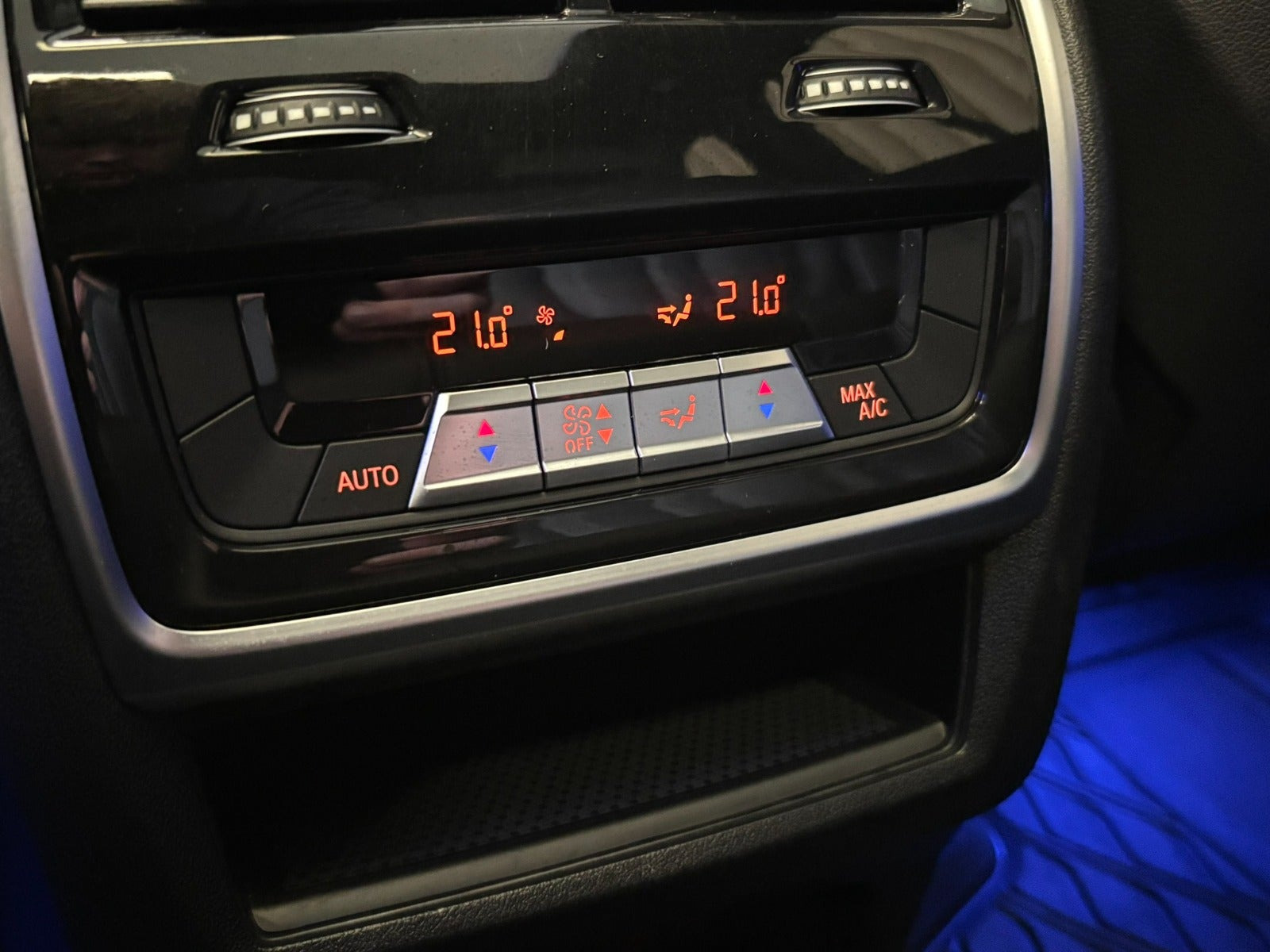 Grå BMW X5 fra 2025