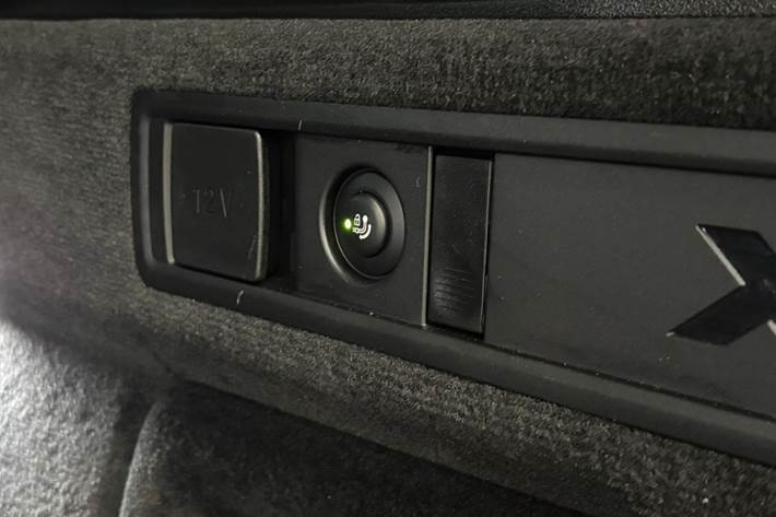 Grå BMW X5 fra 2025