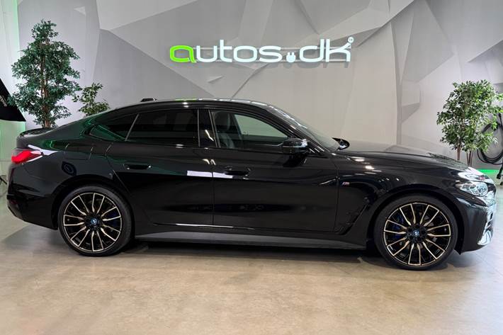 Sort BMW i4 fra 2023
