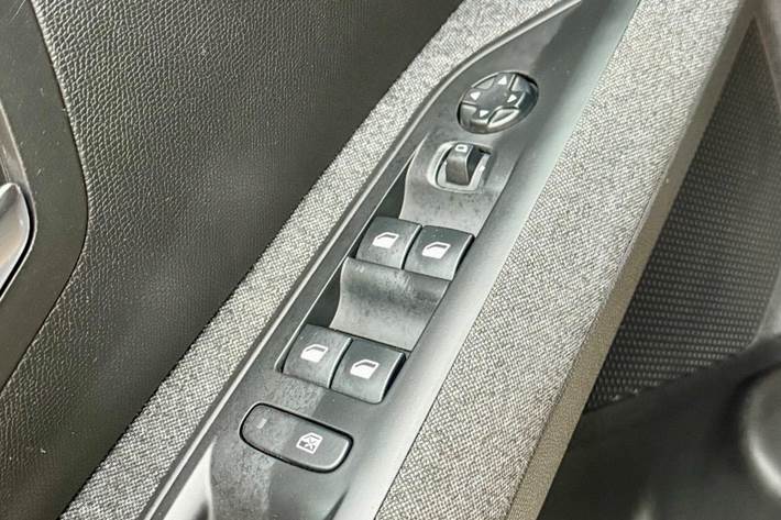 Sort Peugeot 5008 fra 2018