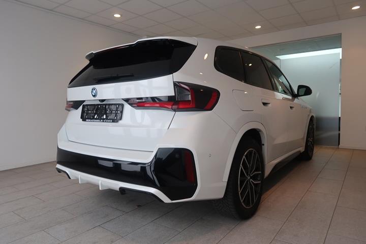 Hvid BMW iX1 fra 2023