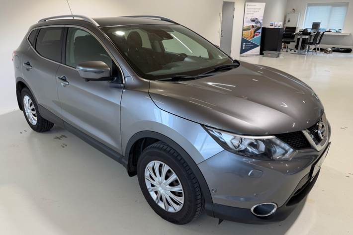 Grå Nissan Qashqai fra 2016