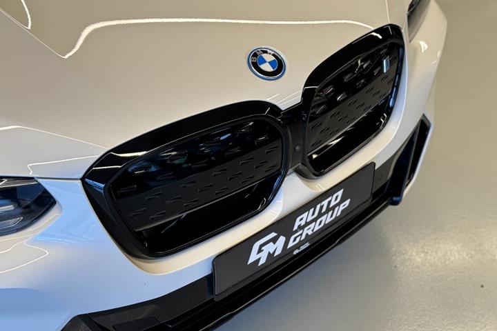 Hvid BMW iX3 fra 2022