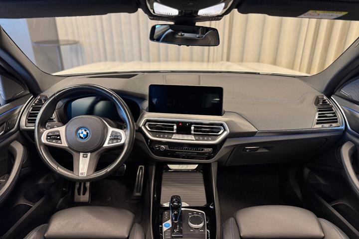 Hvid BMW iX3 fra 2022