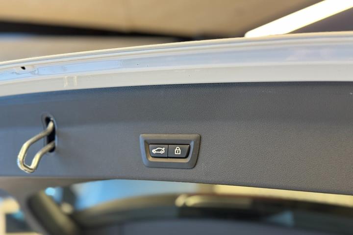 Hvid BMW iX3 fra 2022