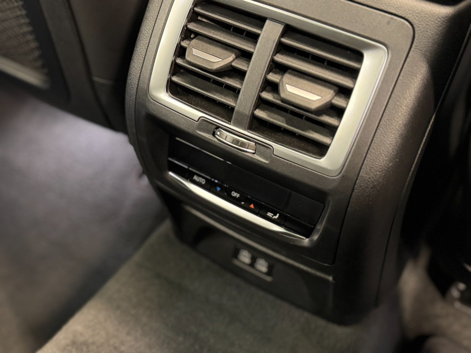 Hvid BMW iX3 fra 2022