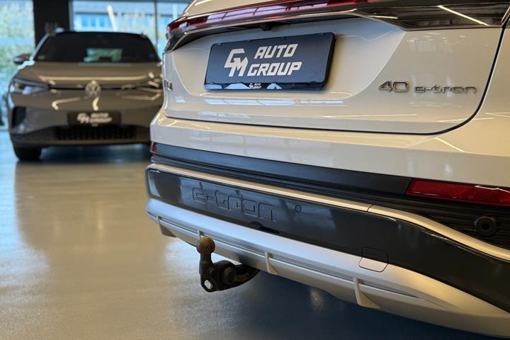 Hvid Audi Q4 e-tron fra 2023