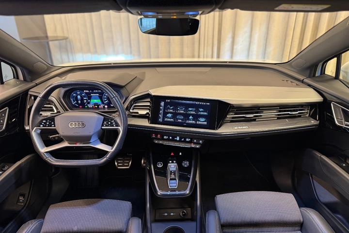 Hvid Audi Q4 e-tron fra 2023