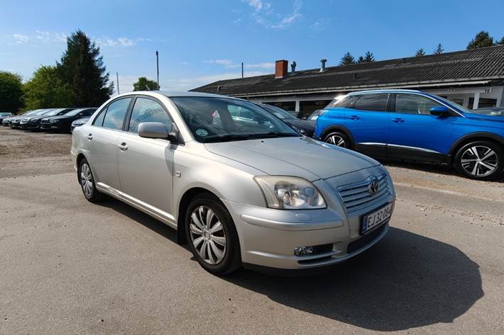 undefined Toyota Avensis fra 2003