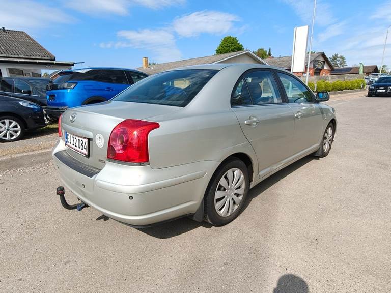 Toyota Avensis 2,0 VVT-i Executive
