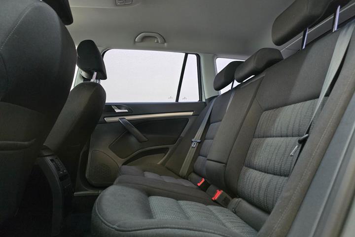 Orange Skoda Octavia fra 2012