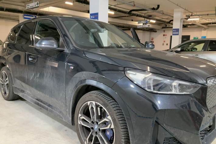 Sort BMW iX1 fra 2024