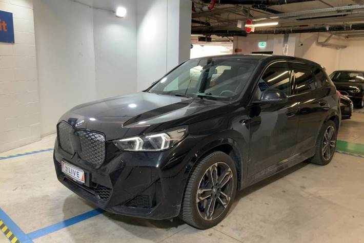 Sort BMW iX1 fra 2024