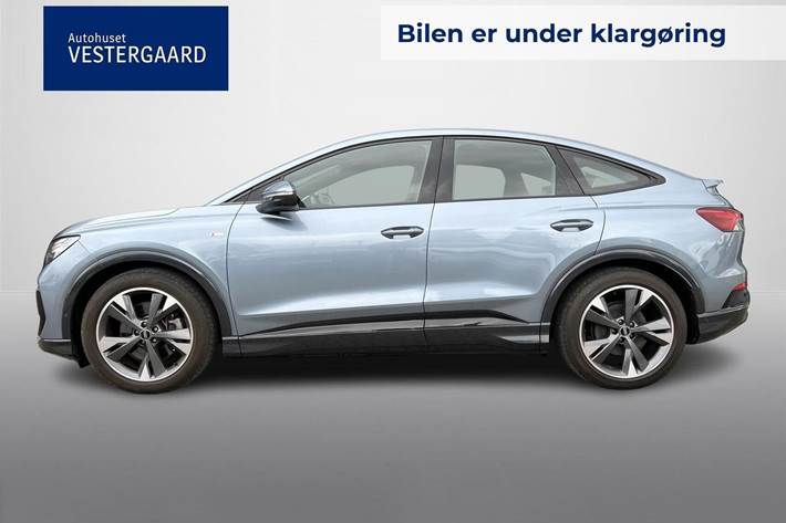 Blå Audi Q4 e-tron fra 2022