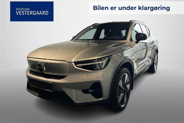Sølv Volvo EX40 fra 2025