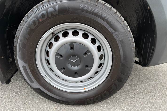 Hvid Mercedes Sprinter 316 fra 2021