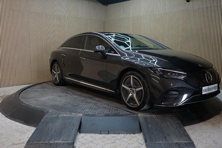 Grå Mercedes EQE350 fra 2023