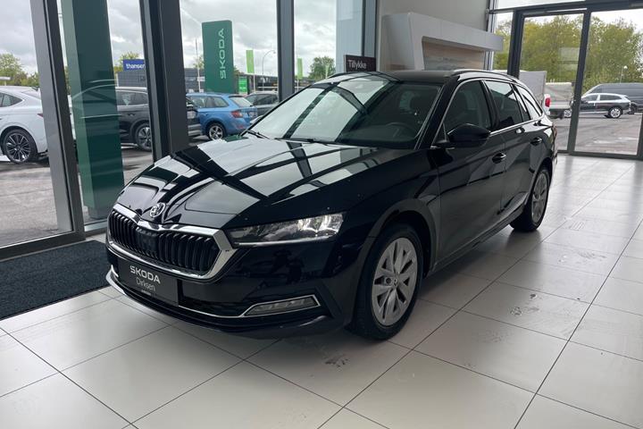 Sort Skoda Octavia fra 2024