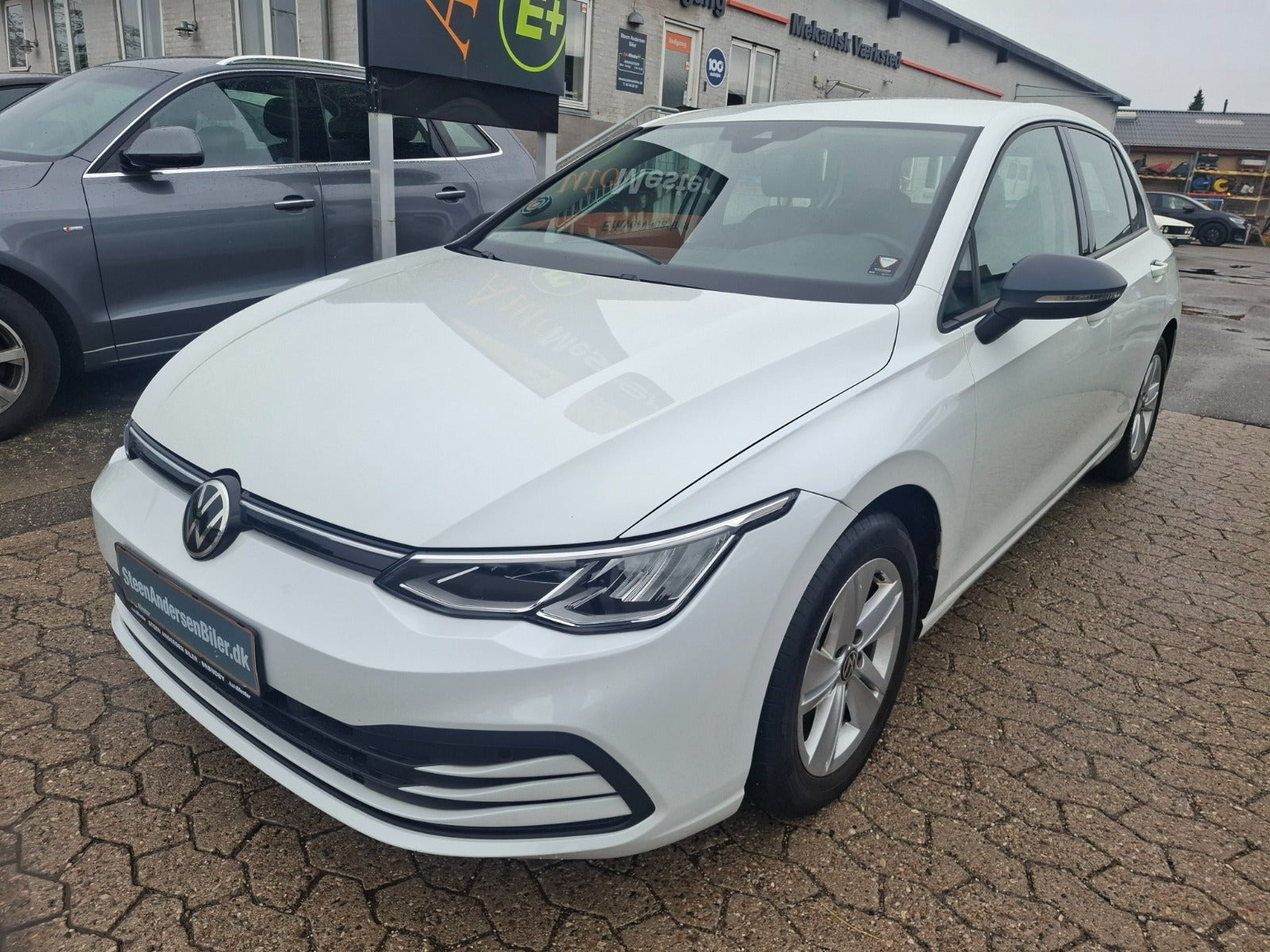 Hvid VW Golf VIII fra 2020