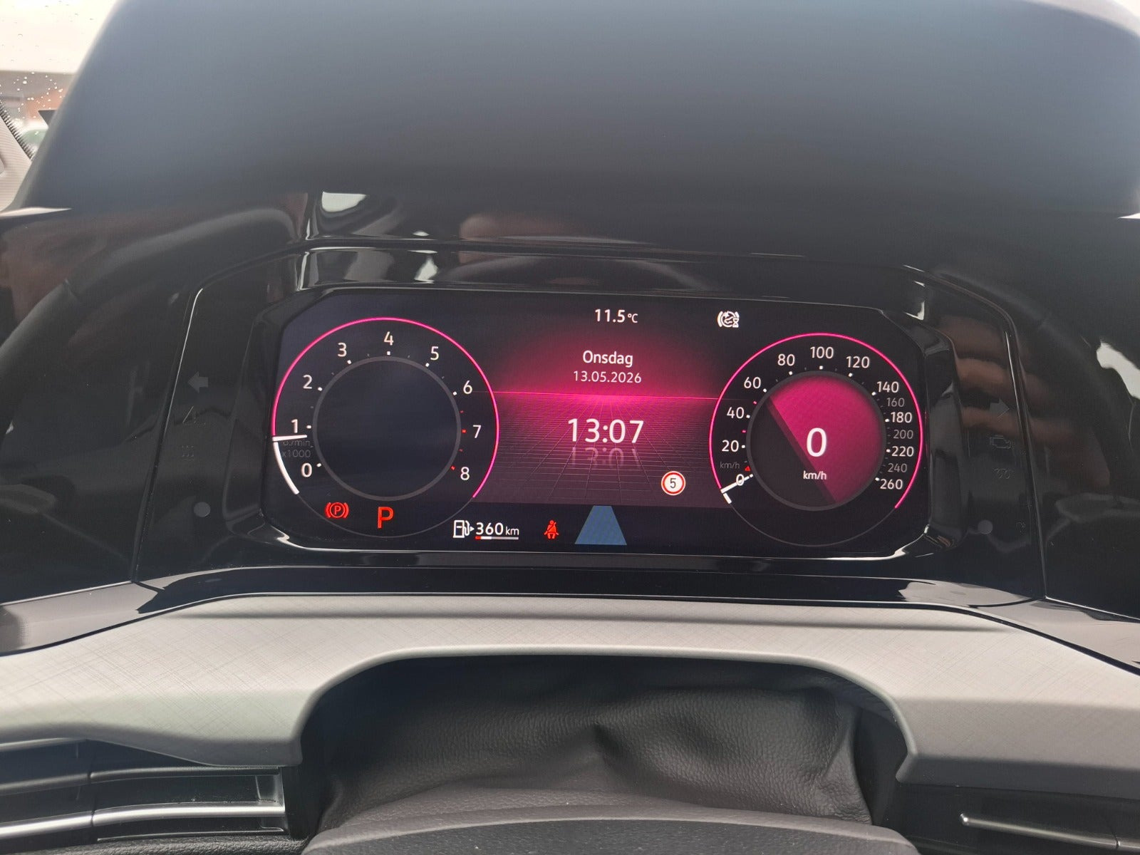 Hvid VW Golf VIII fra 2020