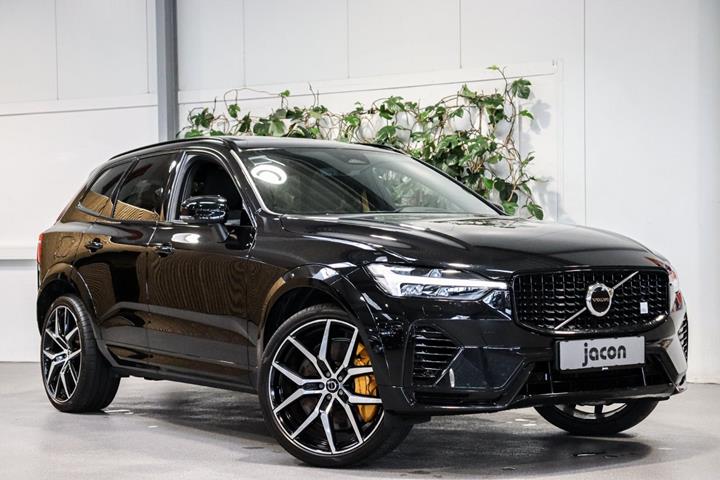 Sort Volvo XC60 fra 2023 set udefra