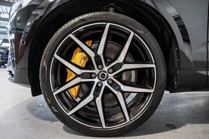 Sort Volvo XC60 fra 2023