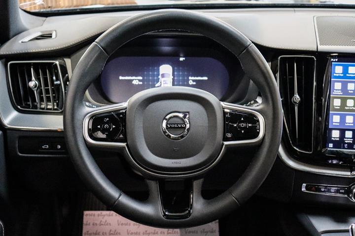 Sort Volvo XC60 fra 2023