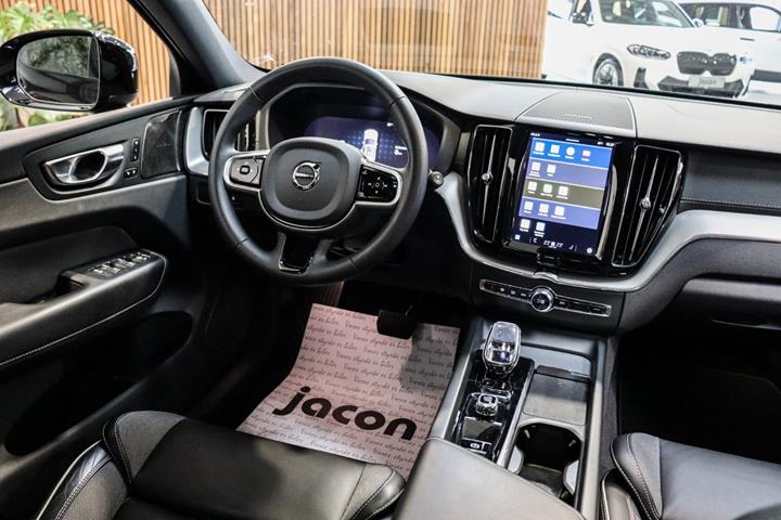 Sort Volvo XC60 fra 2023