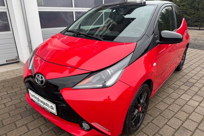 Rød Toyota Aygo fra 2017