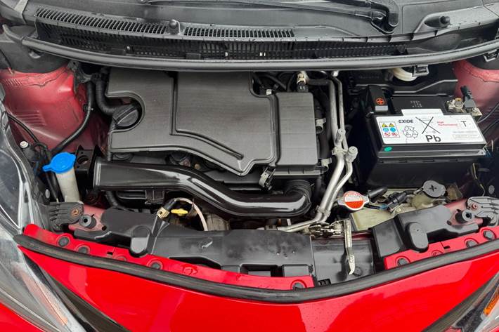Rød Toyota Aygo fra 2017