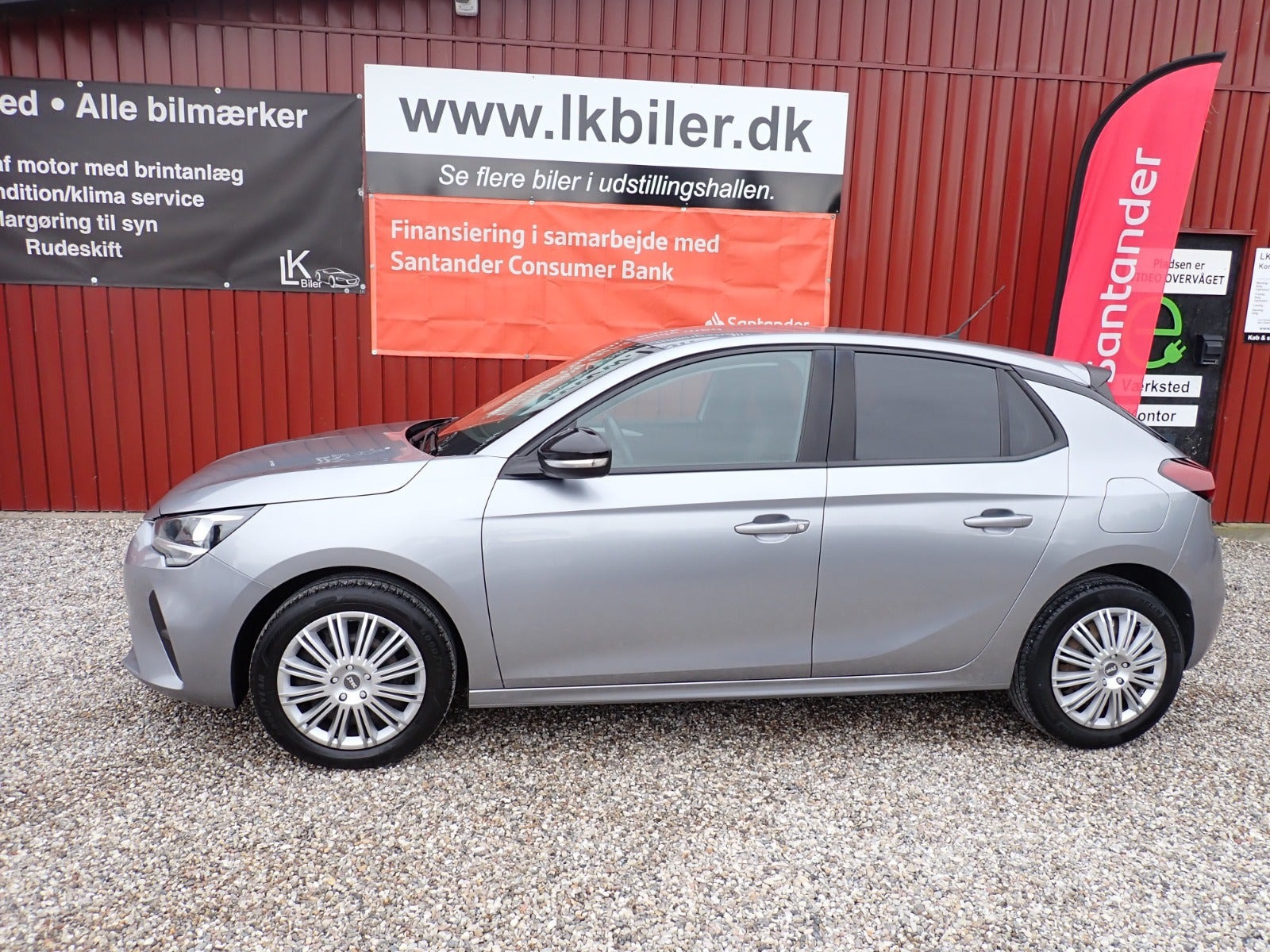Grå Opel Corsa fra 2020